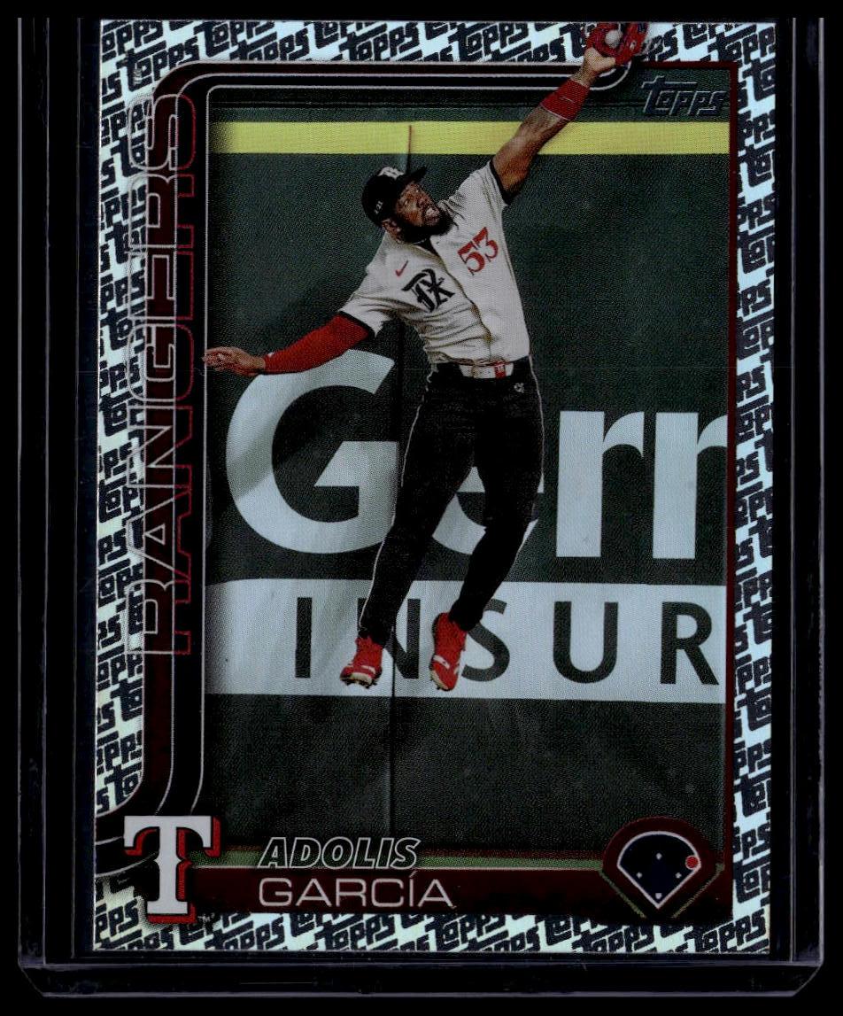 2025 Topps #247 Adolis García Topps Foil Pattern
