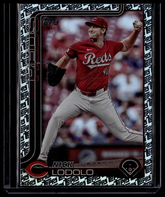 2025 Topps #21 Nick Lodolo Topps Foil Pattern