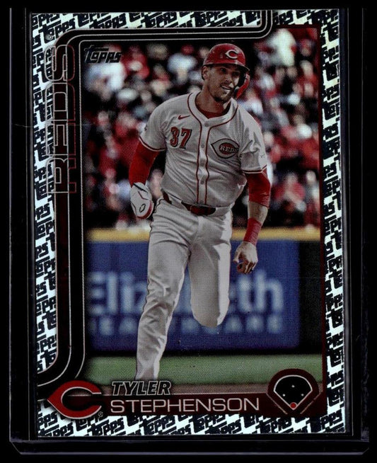 2025 Topps #31 Tyler Stephenson Topps Foil Pattern
