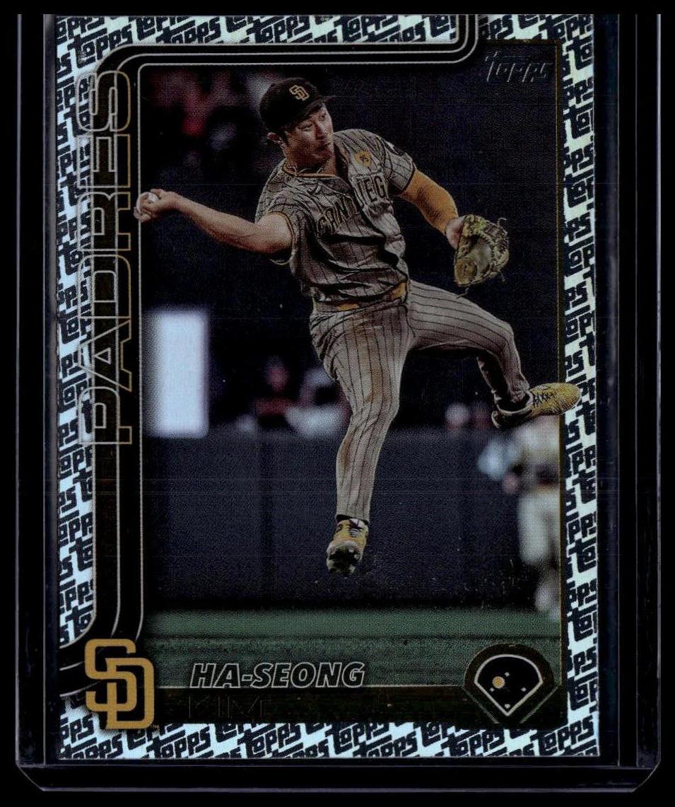 2025 Topps #175 Ha-Seong Kim Topps Foil Pattern