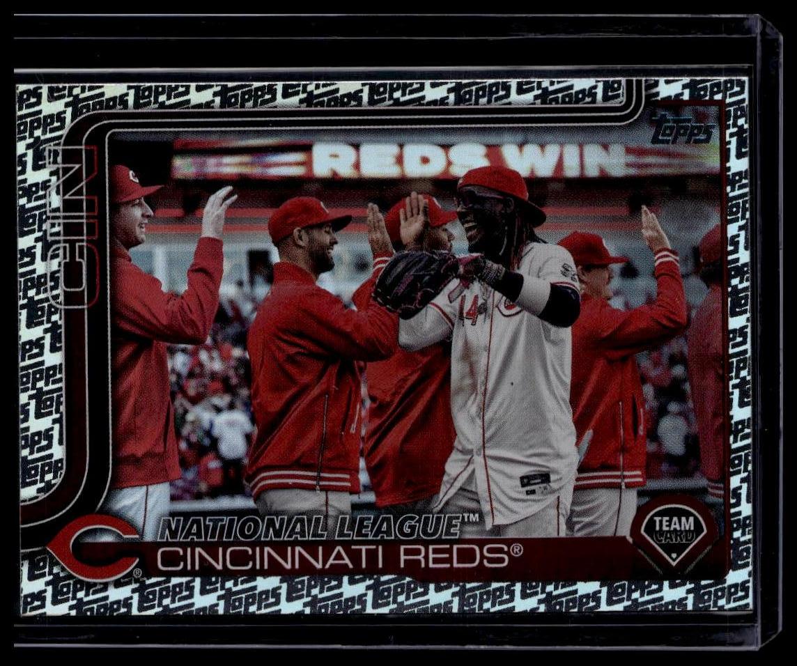 2025 Topps #99 Cincinnati Reds Topps Foil Pattern