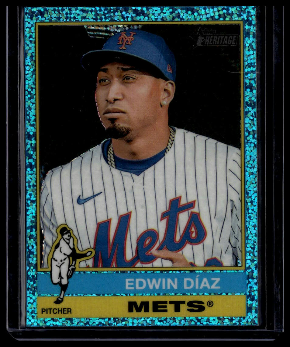 2025 Topps Heritage #243 Edwin Díaz Chrome Light Blue Sparkle Refractor