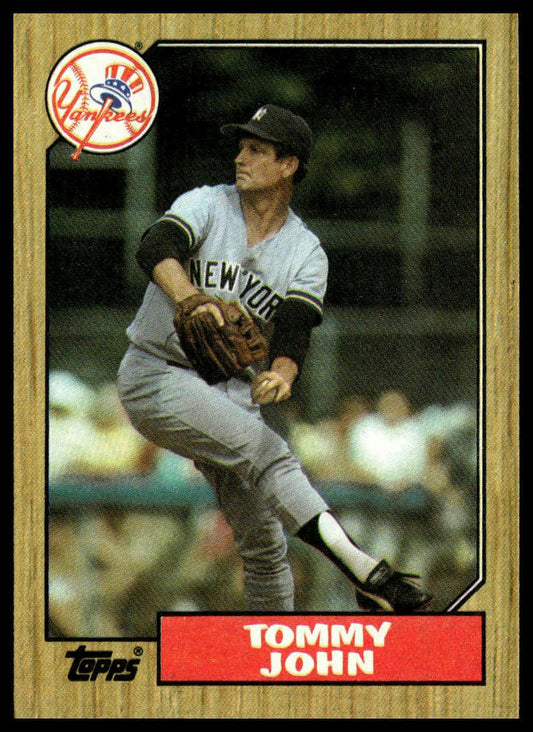 1987 Topps #236 Tommy John